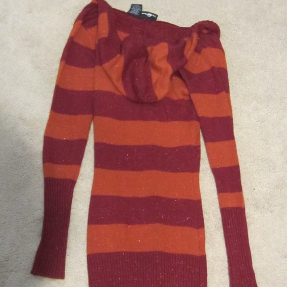 It's Our Time Hooded sweater Small Two tone Maroon stripe - Picture 2 of 3